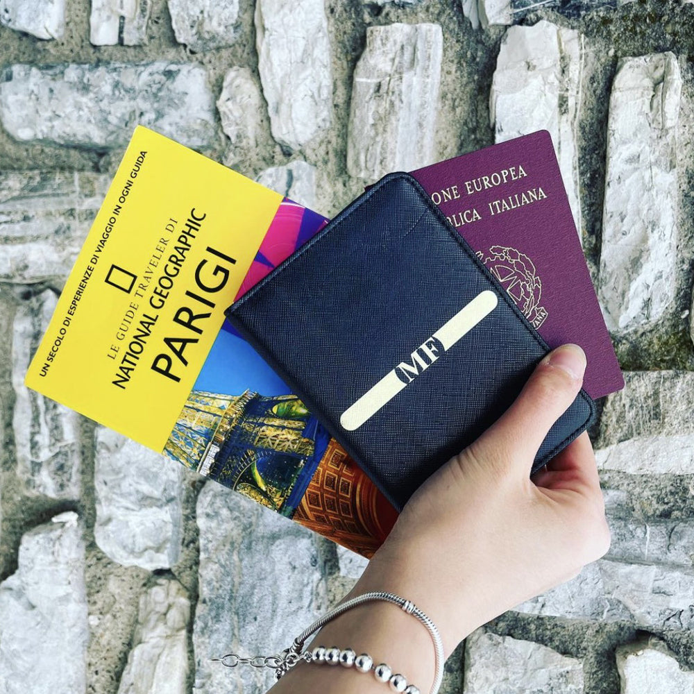 Portapassaporto e etichetta America